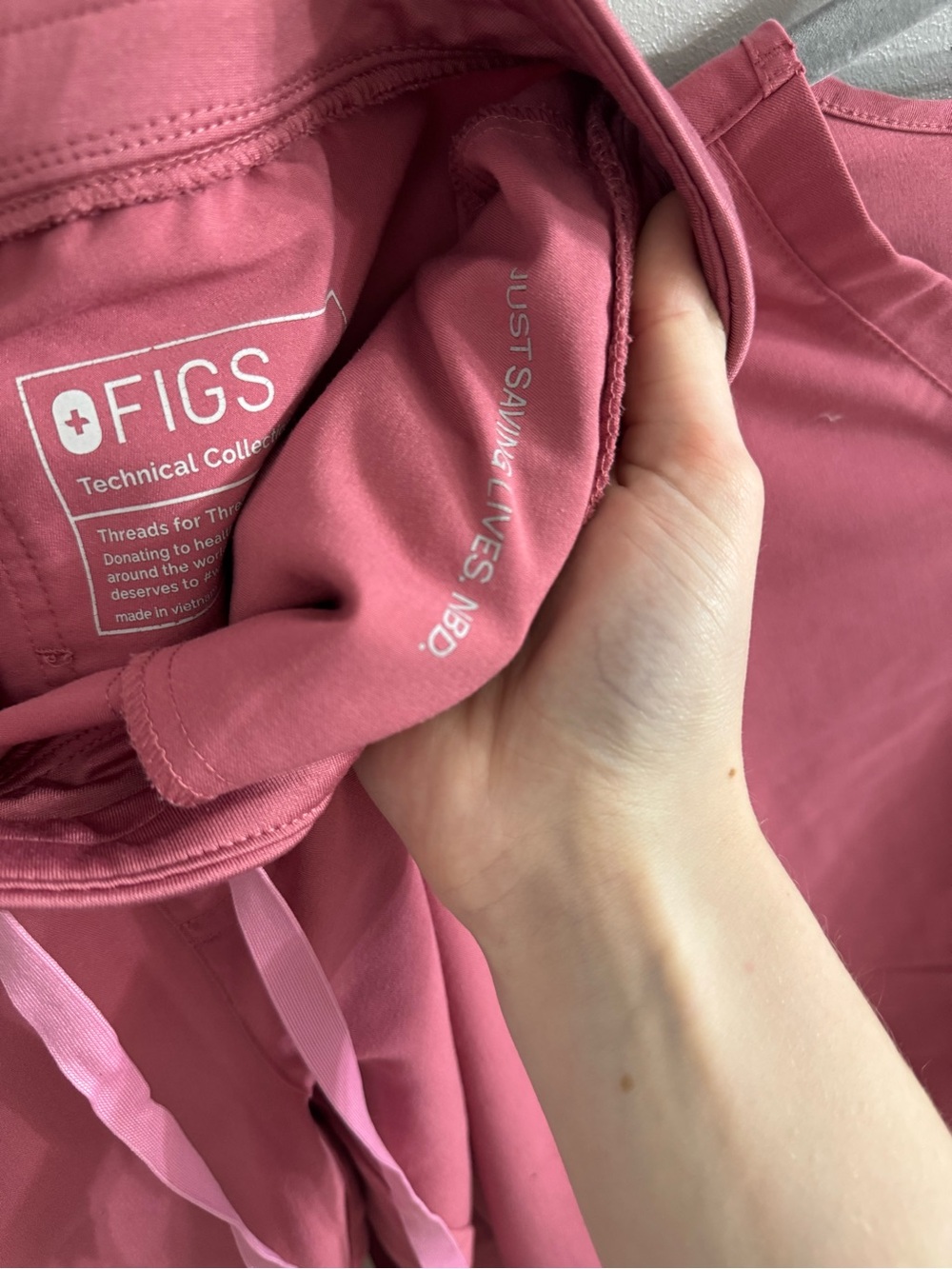 FIGS Rare Peace Out Breast Cancer Dusty Rose Zamora Jogger Set S - Picture 9 of 10